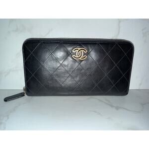 Chanel Black Quilted Leather Zip Around Wallet Gold CC Logo Classic Long Wallet